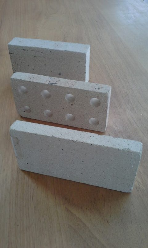 Plaquetas e Tijolos Refratários