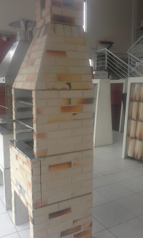 Churrasqueira modular revestida com plaqueta